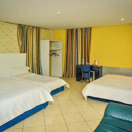 Free Zone Hotel Gzennaia Экстерьер фото