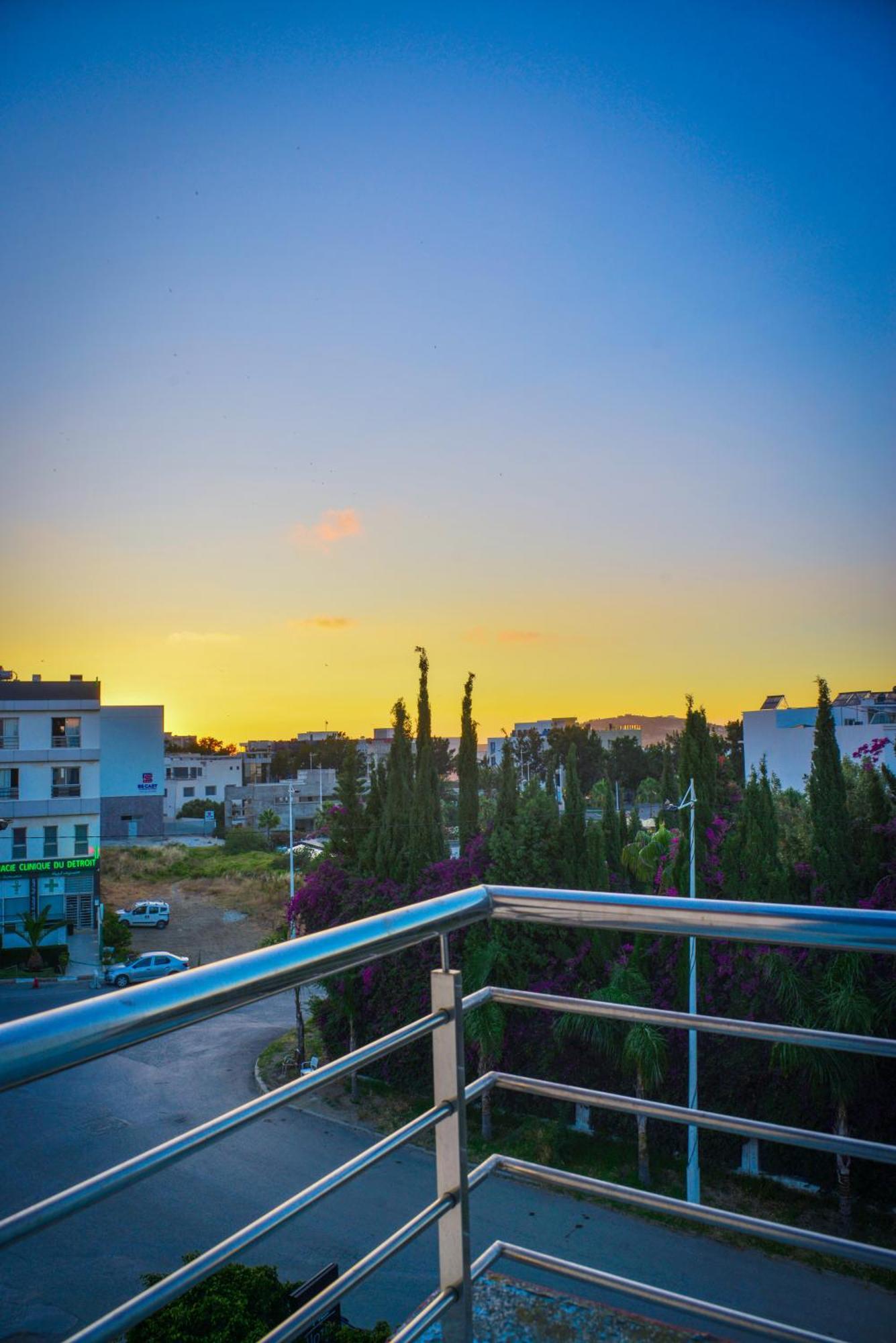 Free Zone Hotel Gzennaia Экстерьер фото