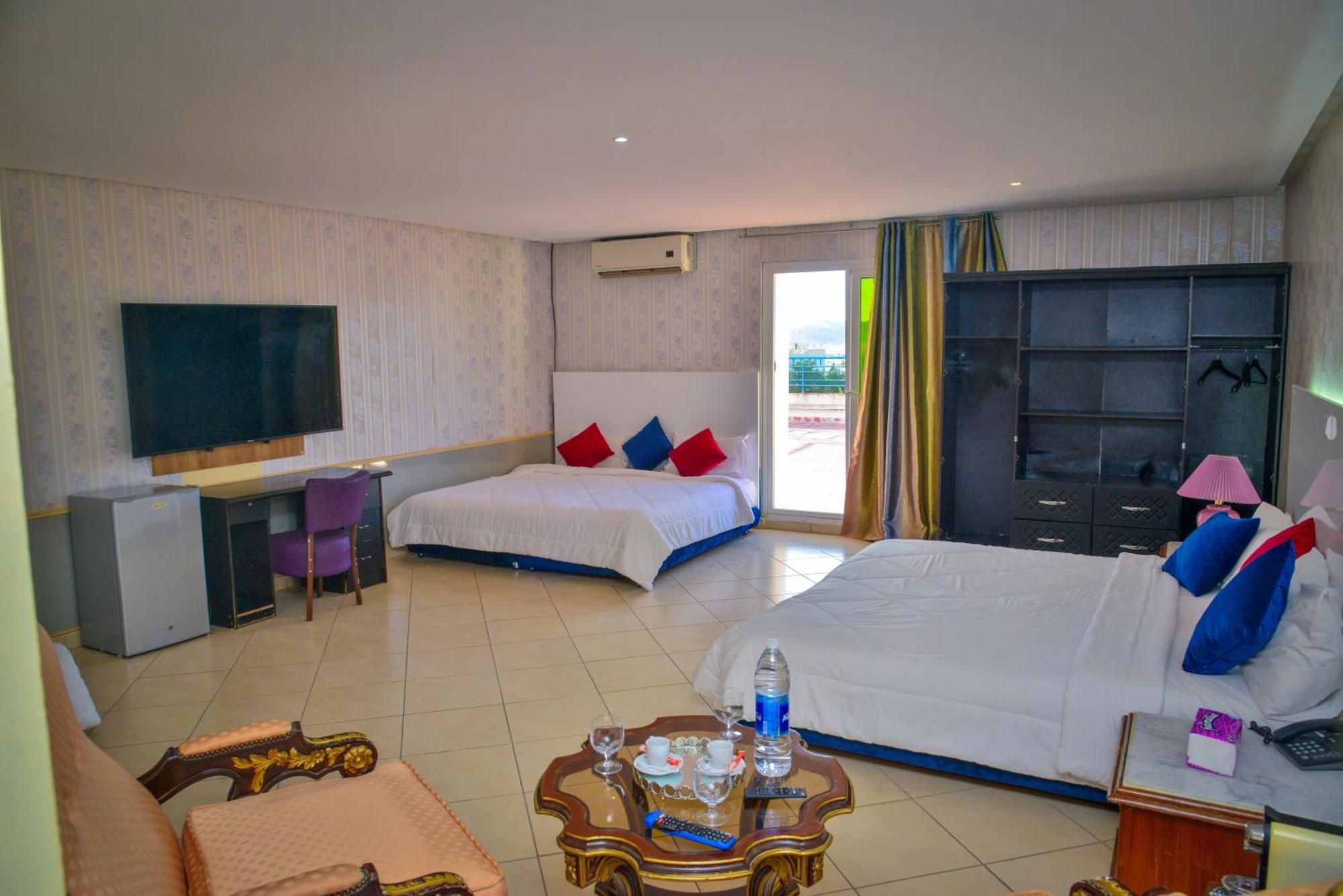 Free Zone Hotel Gzennaia Экстерьер фото