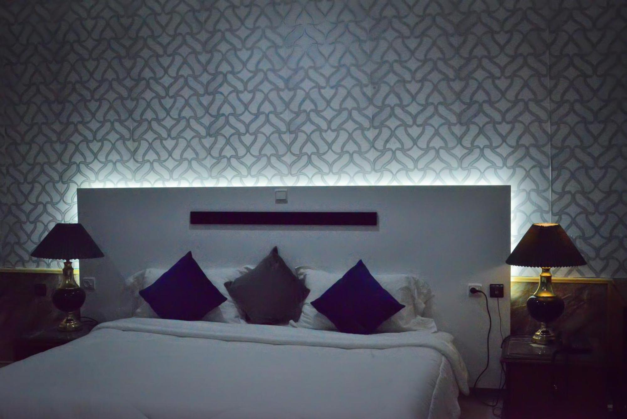 Free Zone Hotel Gzennaia Экстерьер фото