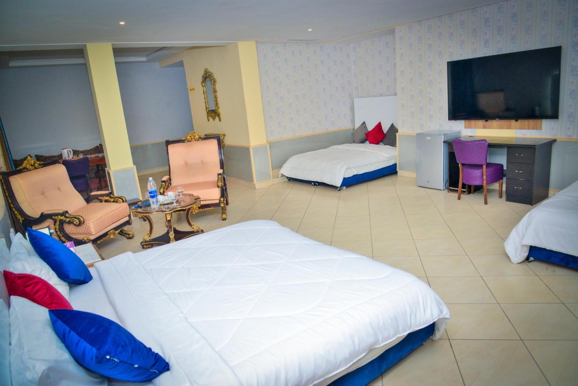 Free Zone Hotel Gzennaia Экстерьер фото