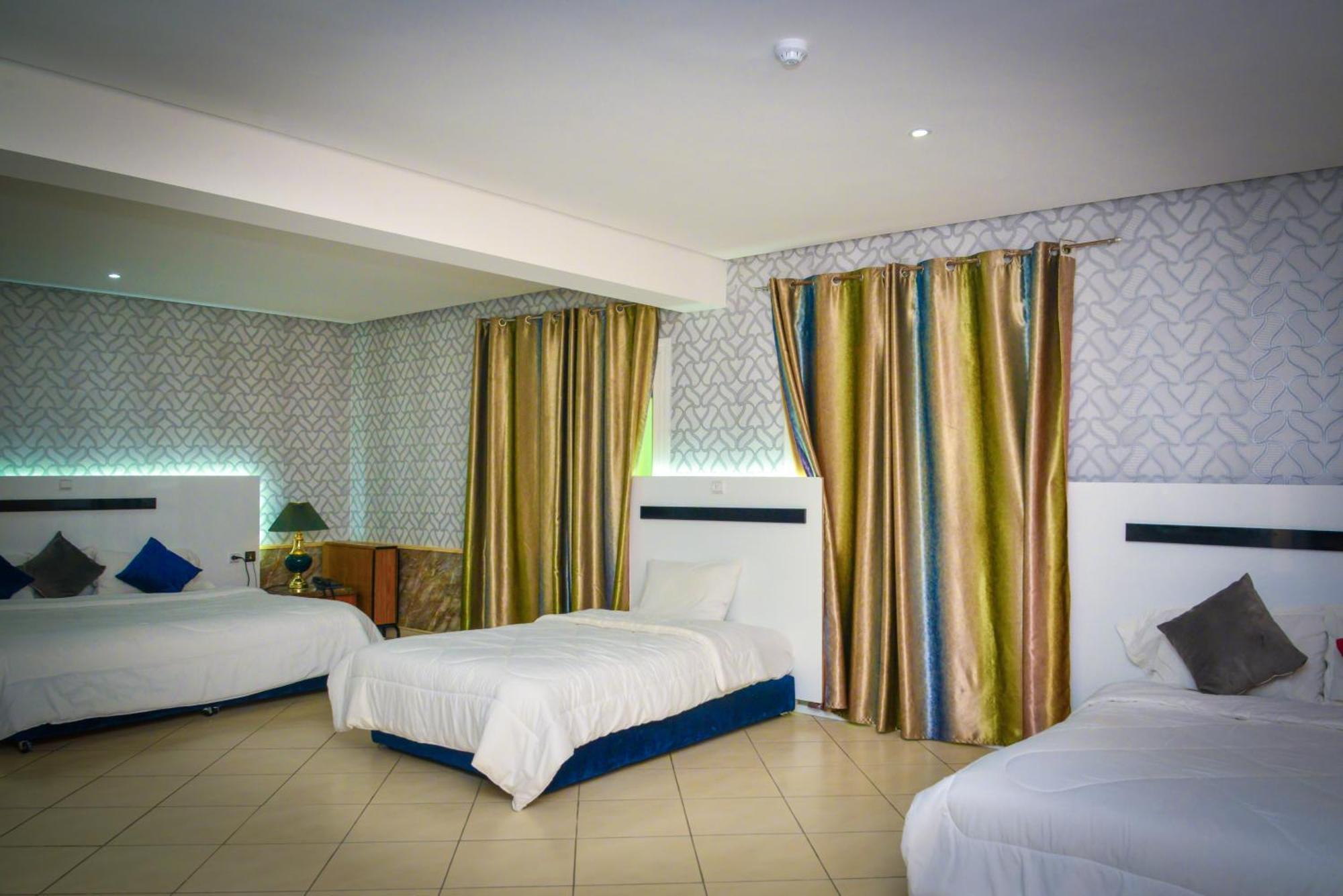 Free Zone Hotel Gzennaia Экстерьер фото
