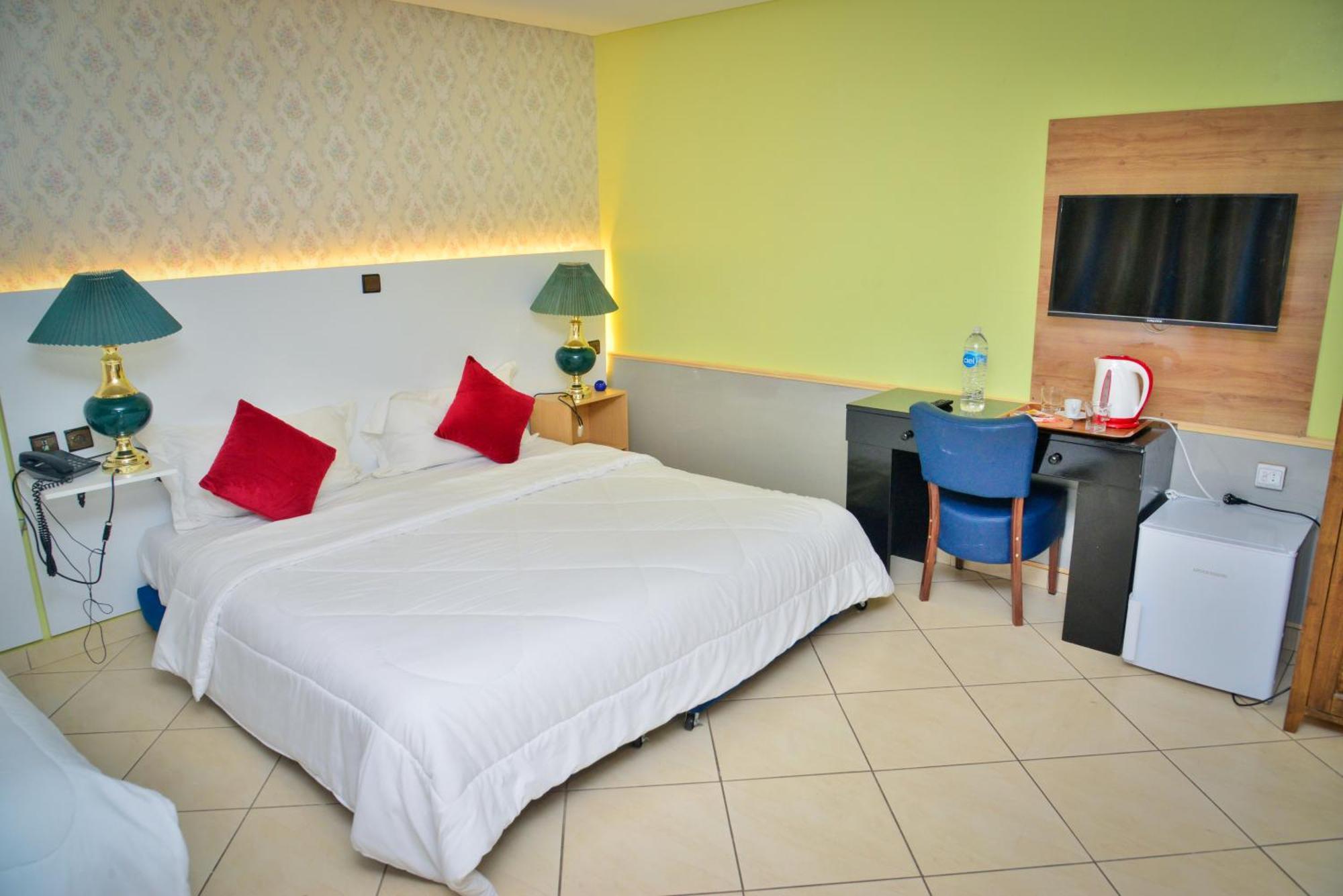 Free Zone Hotel Gzennaia Экстерьер фото