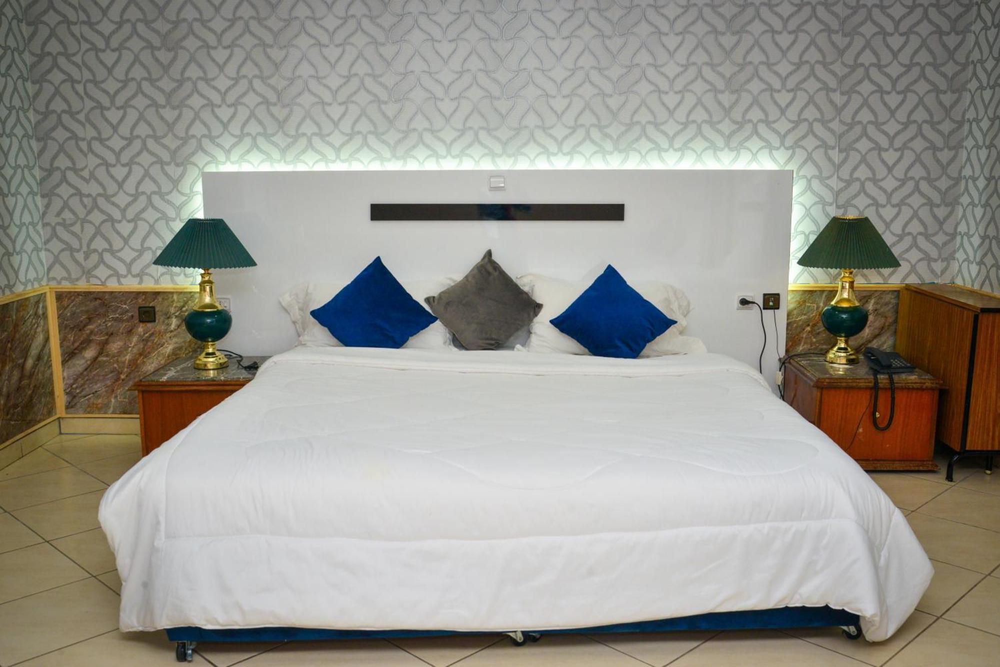 Free Zone Hotel Gzennaia Экстерьер фото