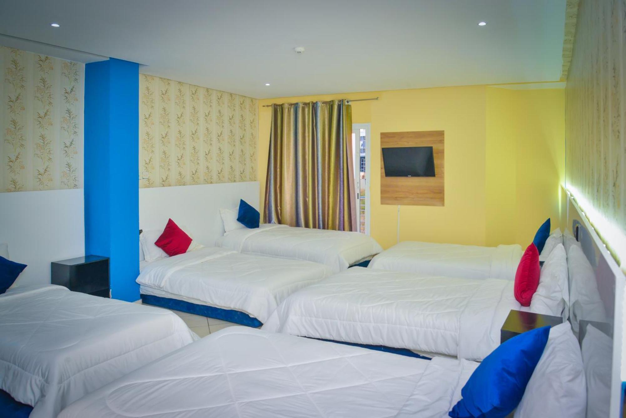 Free Zone Hotel Gzennaia Экстерьер фото