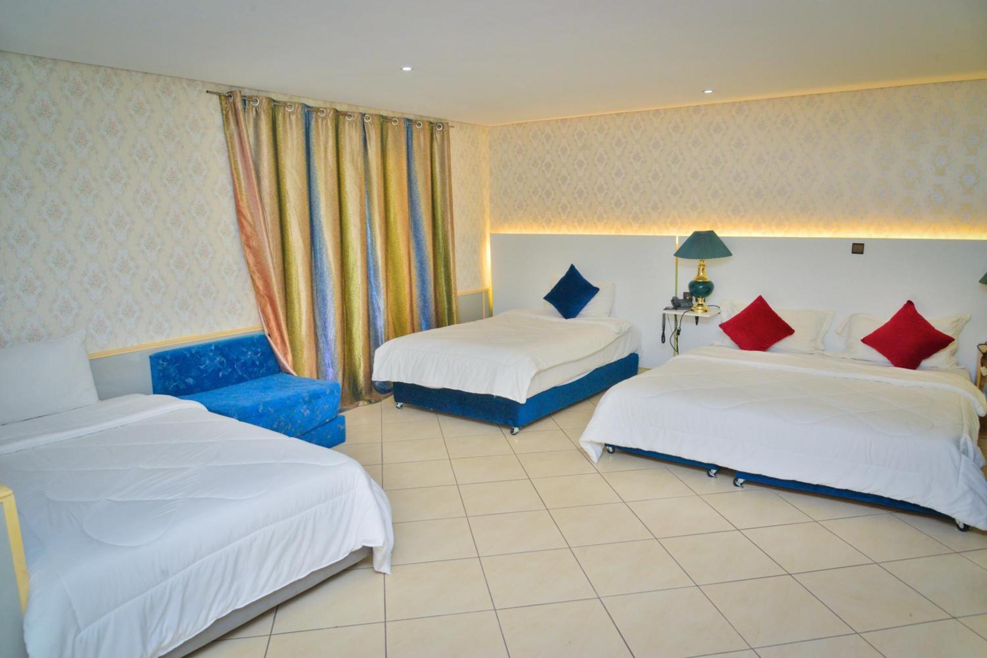 Free Zone Hotel Gzennaia Экстерьер фото