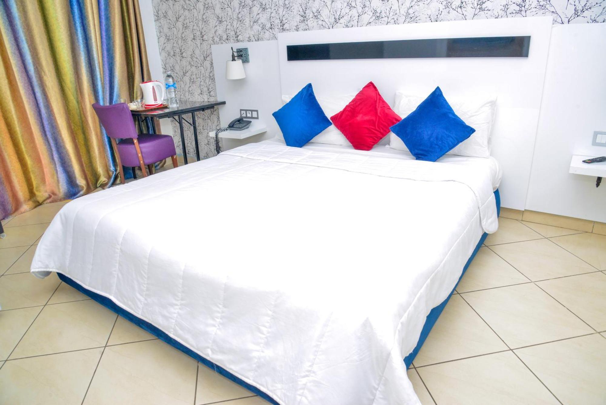Free Zone Hotel Gzennaia Экстерьер фото